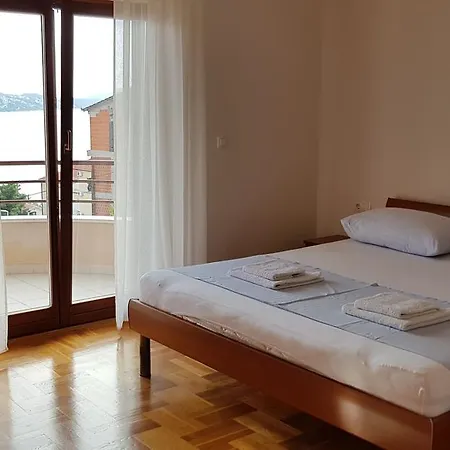 Apartmani Ferdi *