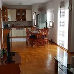 Ferdi Apartment *