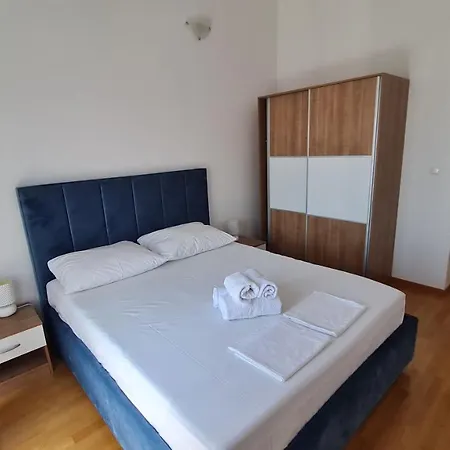 Apartmani Ferdi *