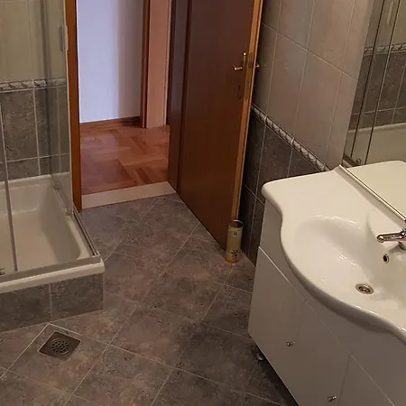 Apartment Apartmani Ferdi *