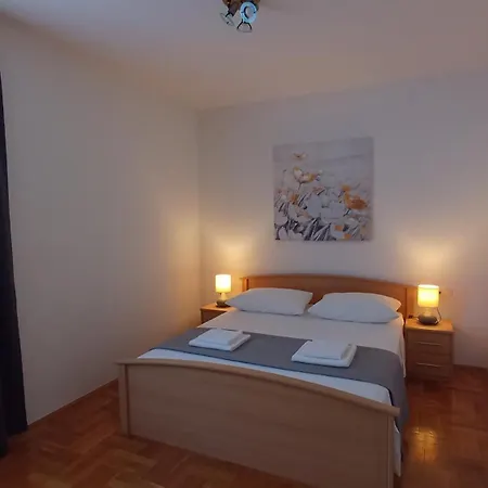 Ferdi Apartment *