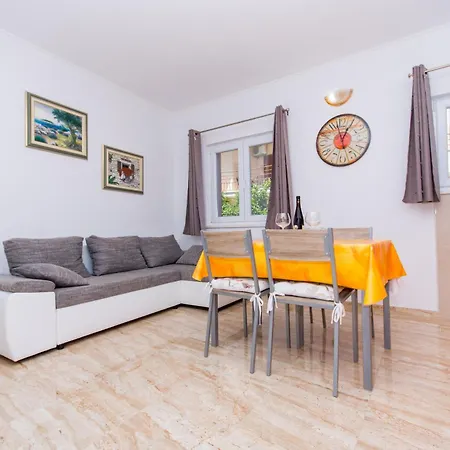 Apartament Ferdi