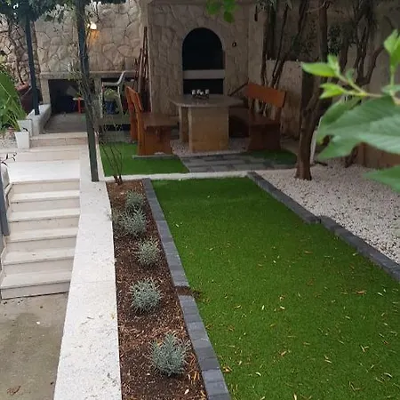 Ferdi Apartment *